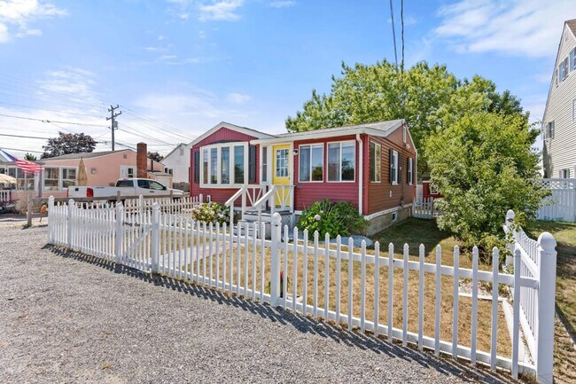 Building Photo - 71 Church St