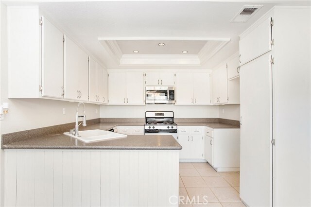 Building Photo - 26211 Las Flores