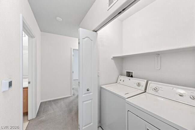 Building Photo - 3320 Cactus Shadow St