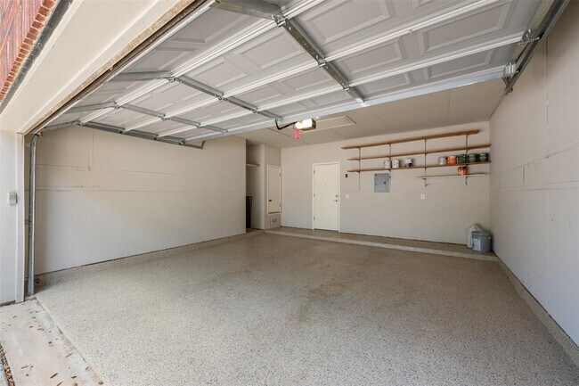 Building Photo - 11619 Sonoma Dr