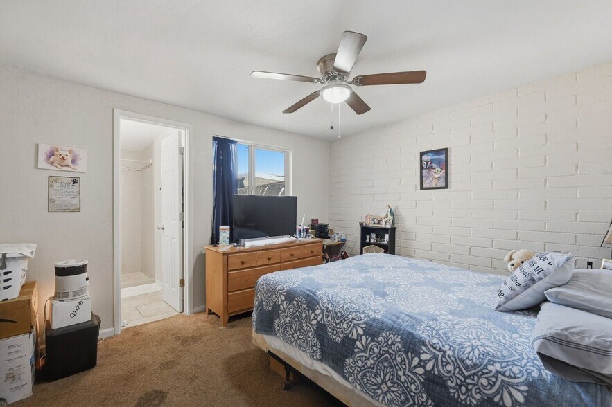 Building Photo - 2439 Parkside Dr