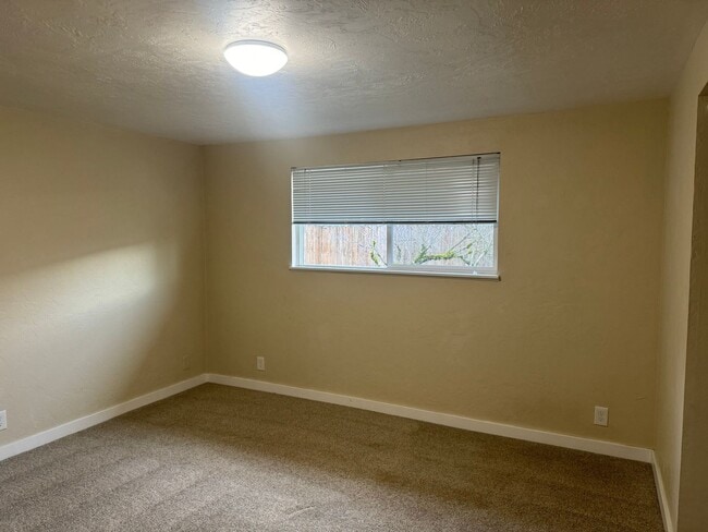 Building Photo - 41 N Lawrence St