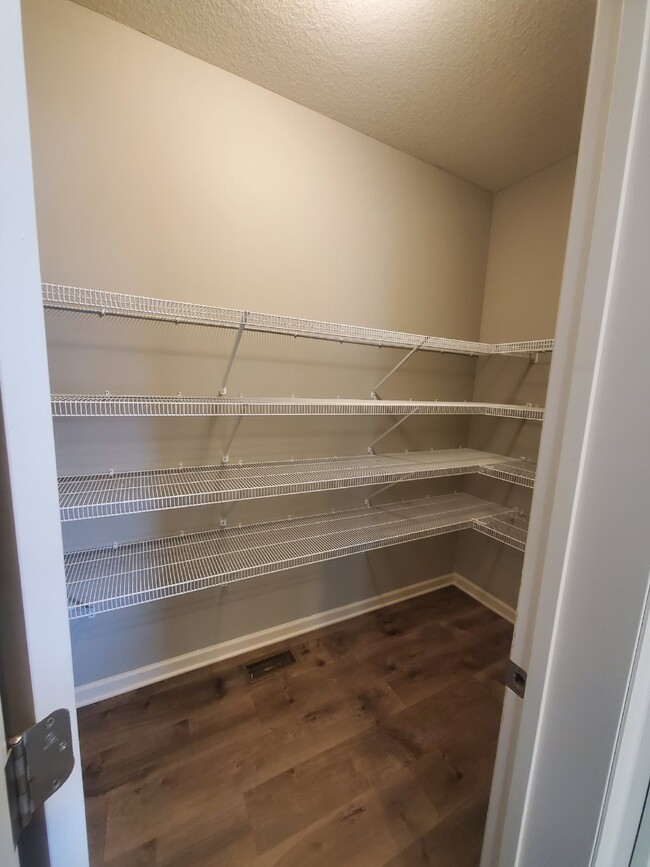 Building Photo - 5 BR 3 BA Single Family Home in North Hugo Minneapolis