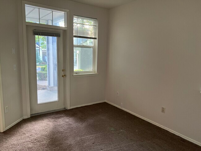 Building Photo - 16125 Juanita Woodinville Way NE