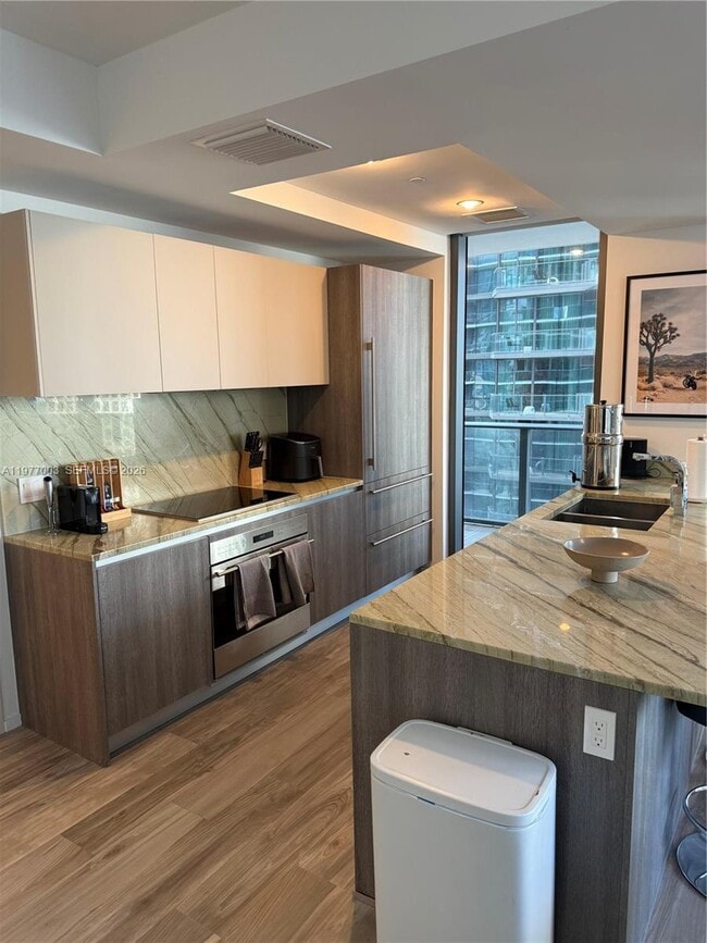 Building Photo - 801 S Miami Ave