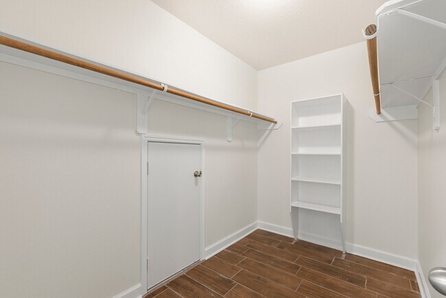 Building Photo - 4818 Fair Oak Dale Ln