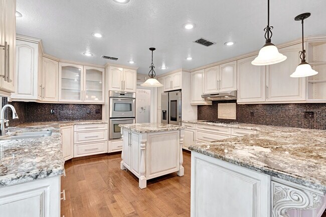 Building Photo - 1808 Cougar Ln