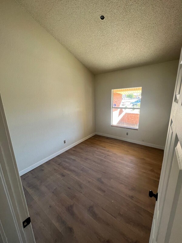 Building Photo - 5937 Sinclair St