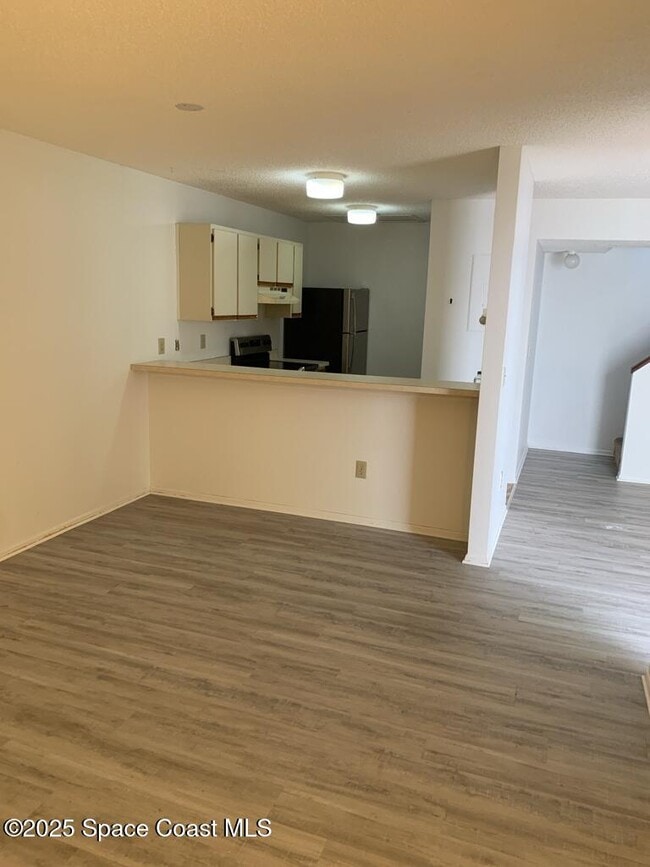 Building Photo - 1485 Malibu Cir NE