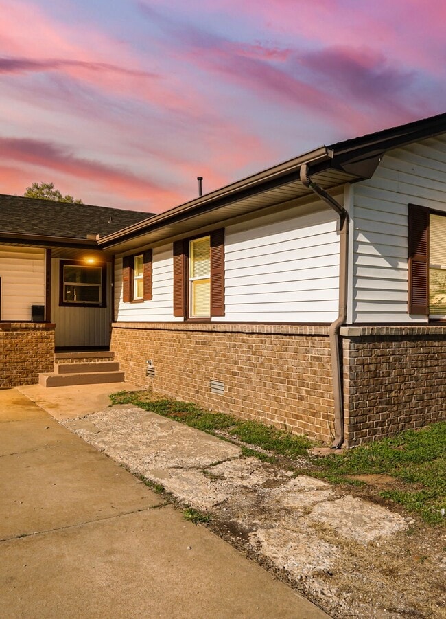 Building Photo - 4425 NW 31st St