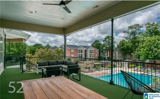 Building Photo - 210 15th St E