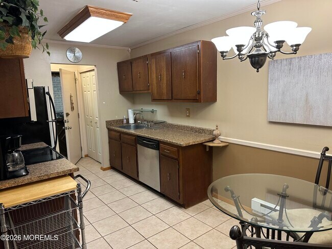 Building Photo - 12 Pine Cluster Cir