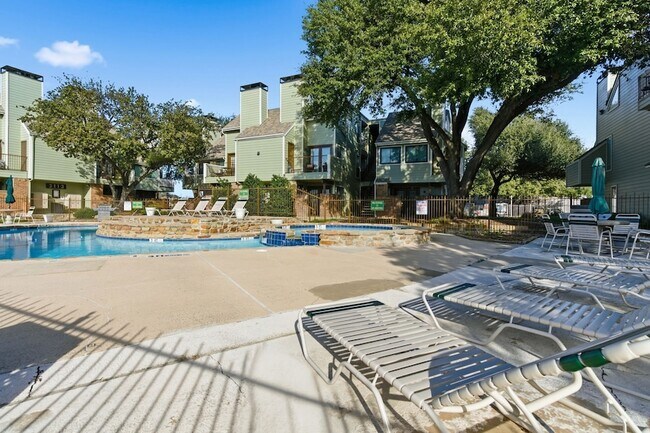 Building Photo - 3101 Sondra Dr