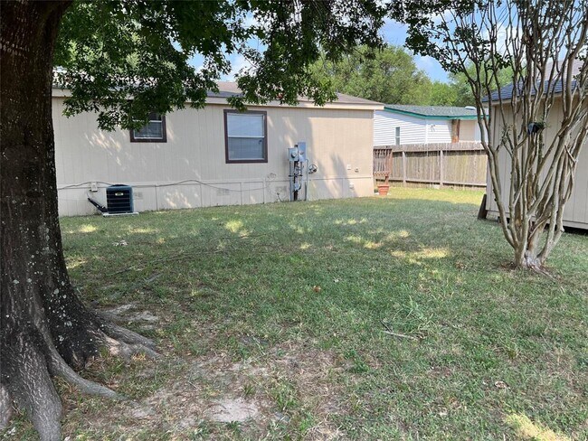 Building Photo - 20431 Mountain Dale Dr