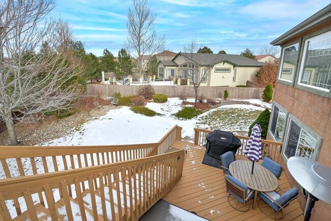 Building Photo - Spacious 2-Story with Mountain Views School District-20