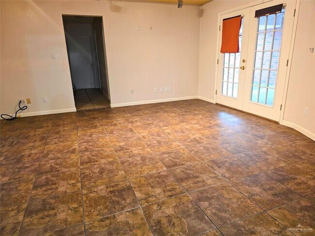 Building Photo - 28 Warbler Ave