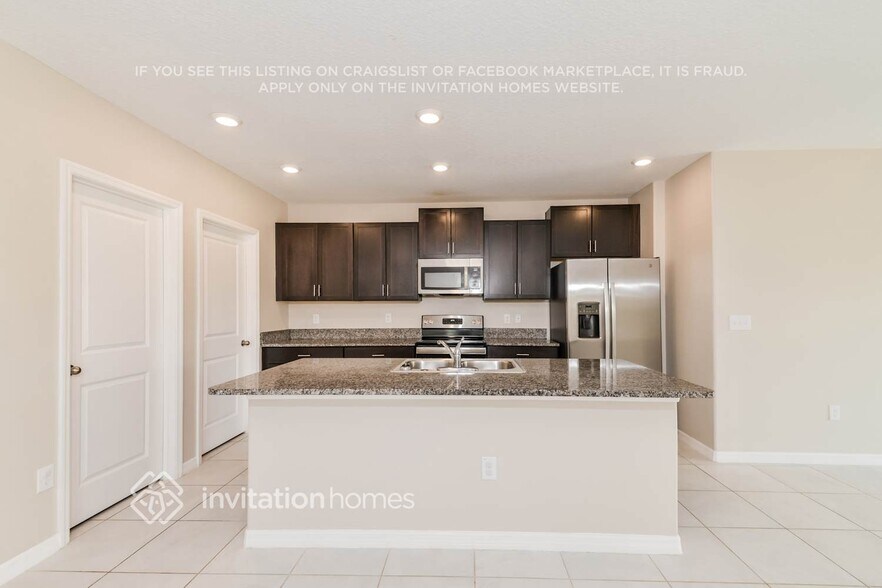 Building Photo - 2207 Jungle Dr