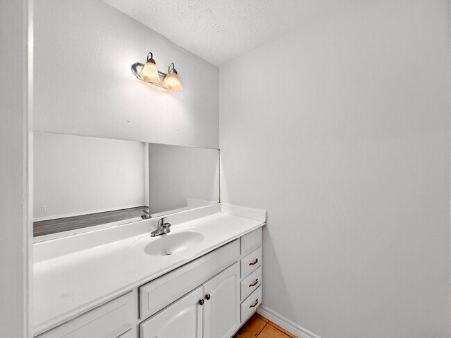 Building Photo - 1012 Fieldwood Dr