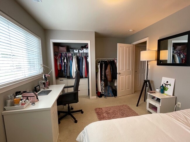 Building Photo - LEASE ASSIGNMENT AVAILABLE MARCH 1: Spacious 4 bdrm, 3 bath home in Cedar Ridge Development!