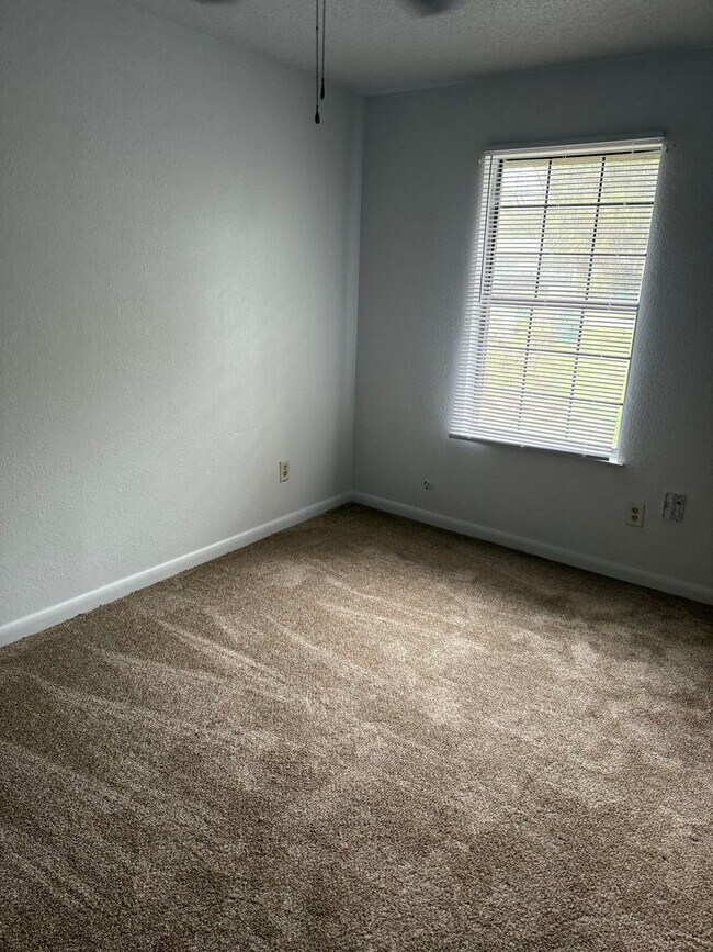 Building Photo - BV-Lincoln Drive