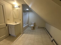 Building Photo - 3 Bedroom, 1.75 Bath apartment available!
