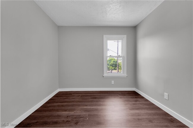 Building Photo - 17308 Grovewood Ave