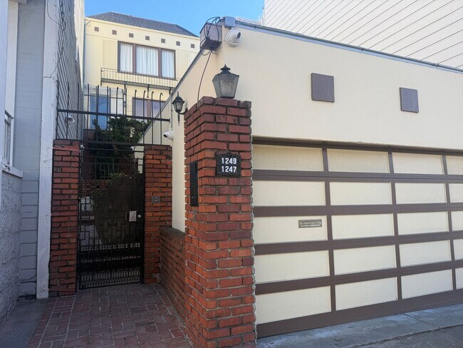 Building Photo - 1247 Pacific Ave