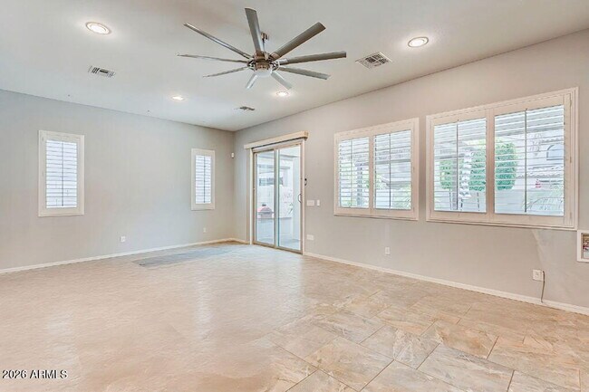 Building Photo - 4135 E Grand Canyon Dr