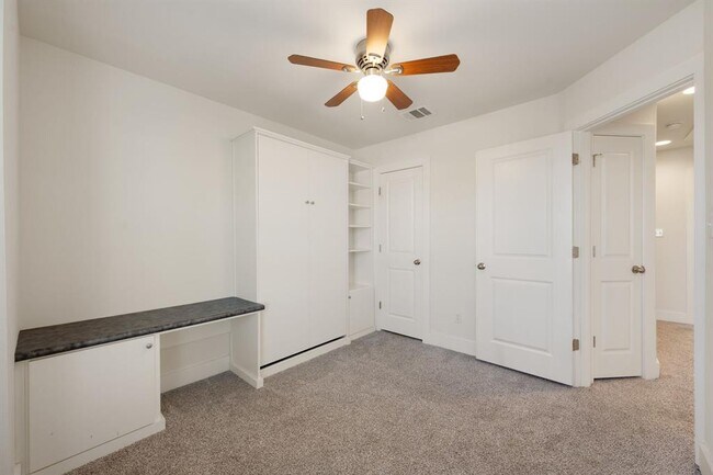Building Photo - 603 White Steppe Way