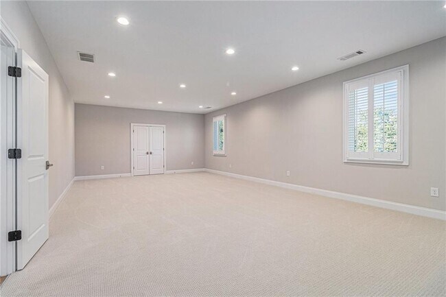 Building Photo - 1094 Wimberly Rd NE