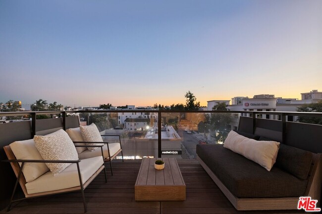 Building Photo - 8899 Beverly Blvd