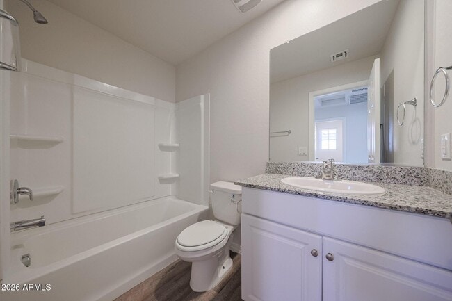 Building Photo - 5458 W Fulton St