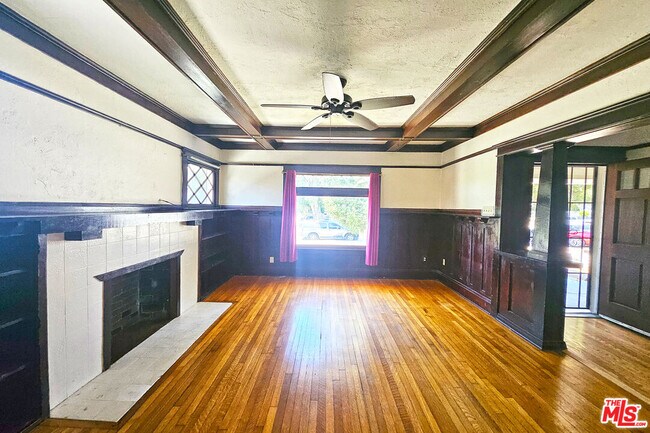 Building Photo - 648 Heliotrope Dr