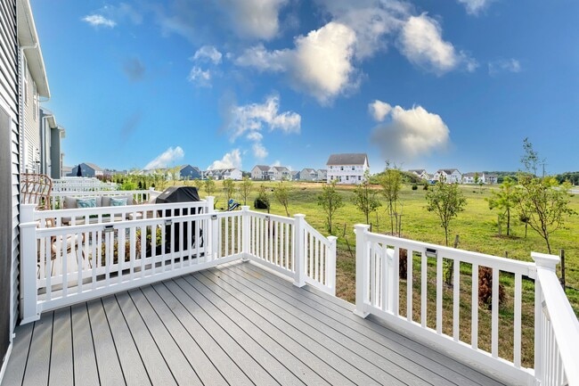 Building Photo - Family-Friendly Townhome for Rent in Baker Farm, Middletown, DE! Rent $2,995.00/month