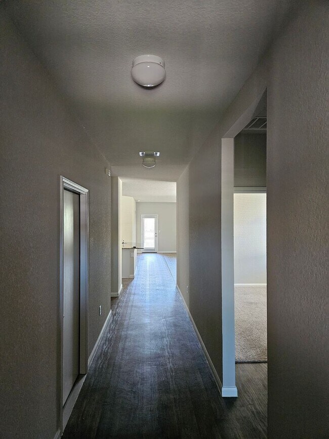 Building Photo - 4-Bedroom Home for Lease – Hutto, TX