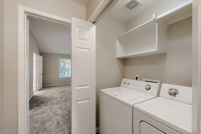 Building Photo - 11 Wineberry Pl