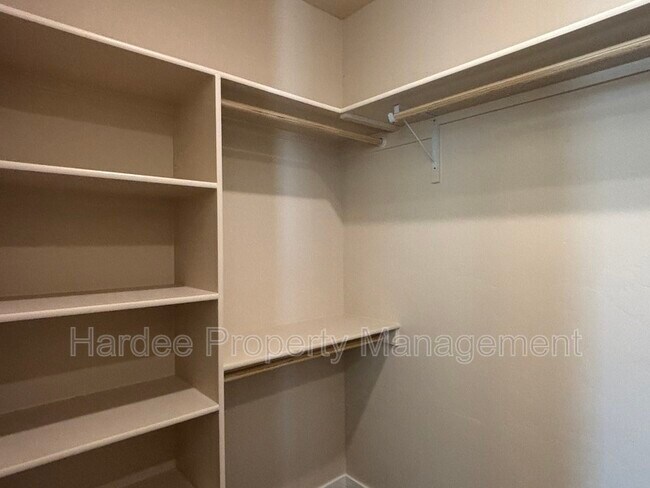 Building Photo - 9070 W Songwood Dr