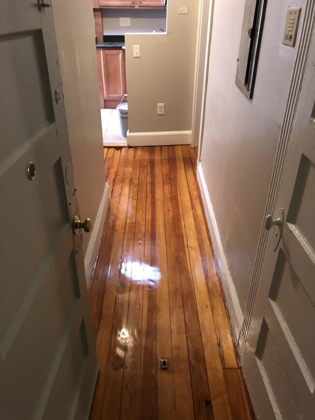 Building Photo - 65 Burbank St