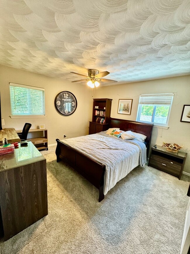 Building Photo - 4-Bedroom Home with Bonus Flex Room