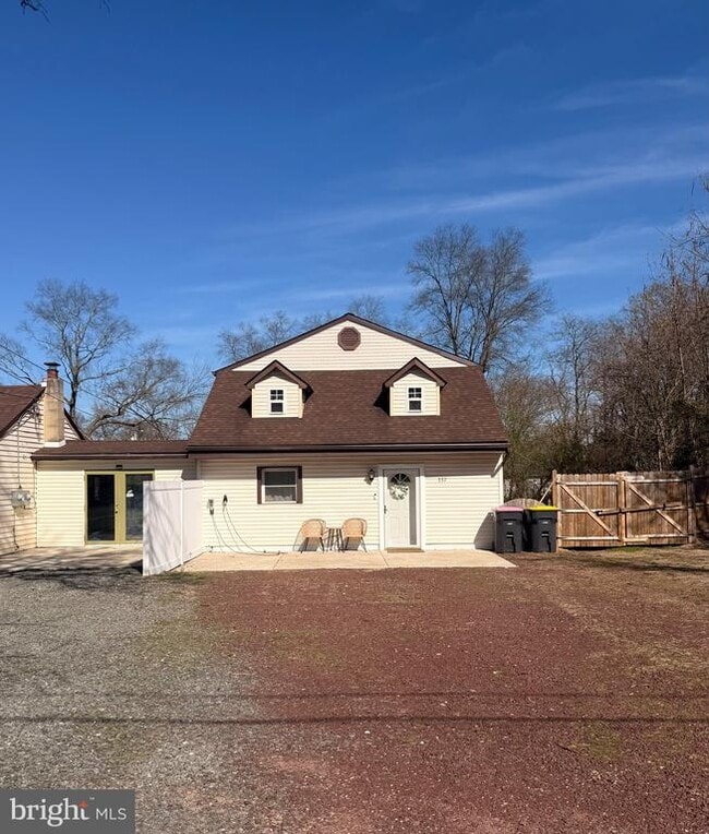 Building Photo - 335 Myrtle Ave