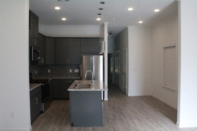 Building Photo - 3714 Easy St