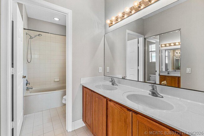 Building Photo - 3097 Laurel Ridge Cir