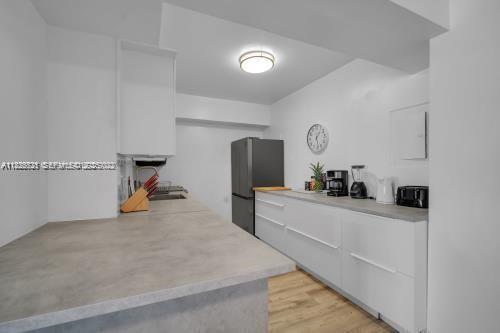 Building Photo - 1950 S Ocean Dr