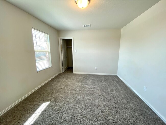 Building Photo - 1800 Canyon Ln