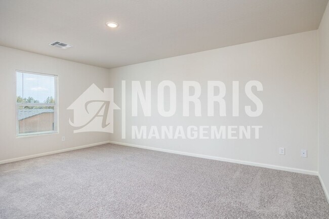 Building Photo - MOVE-IN SPECIAL: Large Home in Coolidge