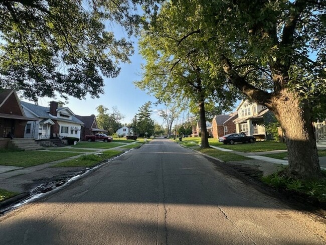 Building Photo - SECTION 8 ONLY For Lease 3 bed 1 bath