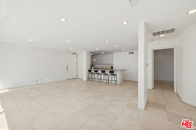 Building Photo - 10747 Wilshire Blvd