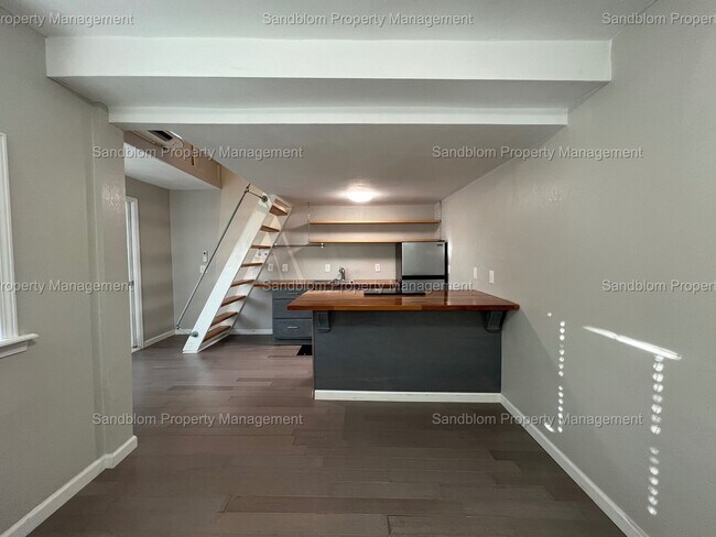 Building Photo - FOR LEASE | Mid-town Tulsa | 1 Bed, 1 Bath...