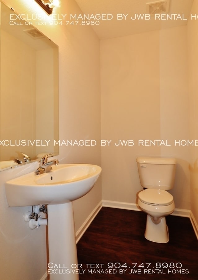 Building Photo - 8482 McGirts Village Ln