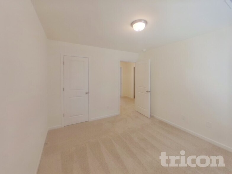 Building Photo - 1073 Crescent Moon Lp